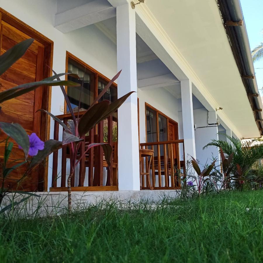 Elisa Homestay Areguling Kuta  المظهر الخارجي الصورة